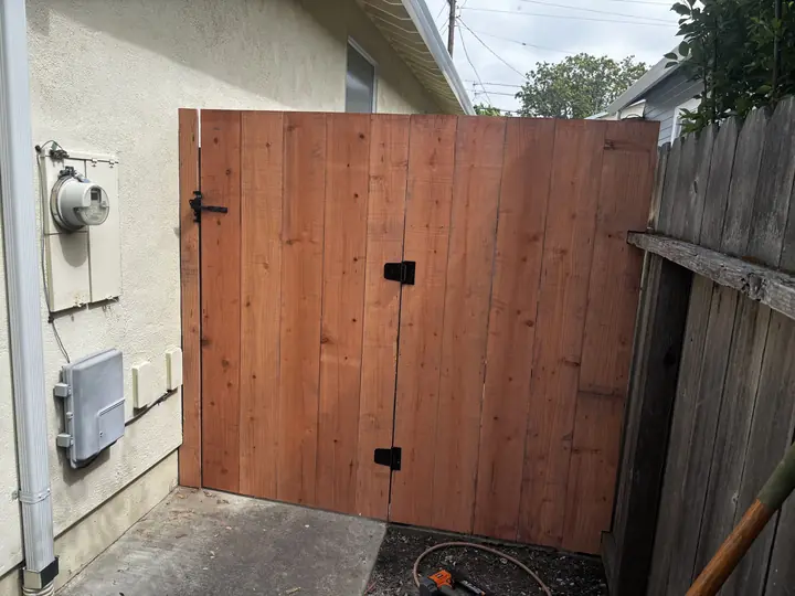 Gates project in Redwood City, photo 1 of 2